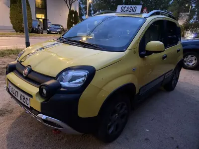 Usado Fiat Panda 4x4 95 CV (69 kW) 2017 Amarillo Utilitario