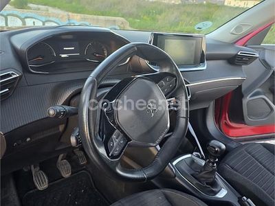 Usado Peugeot 2008 Allure 100 CV (73 kW) 2021 Rojo SUV