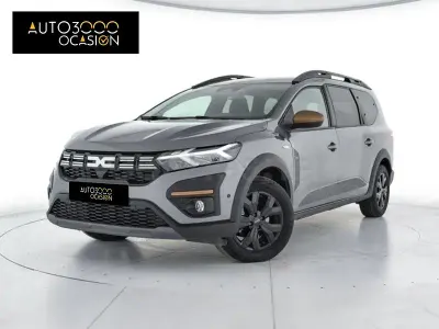 Usado Dacia Jogger Extreme 140 CV (102 kW) 2025 Gris / plata Monovolumen