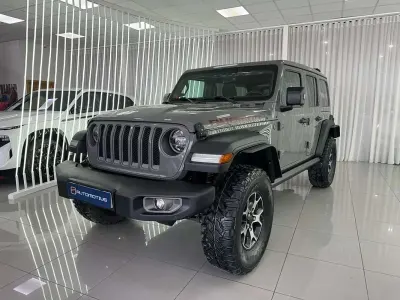 Usado Jeep Wrangler Unlimited Rubicon 200 CV (147 kW) 2020 Gris SUV