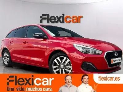Usado Hyundai i30 GO! 120 CV (88 kW) 2019 Rojo Familiar
