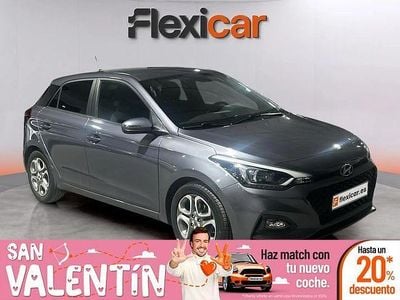 Usado Hyundai i20 100 CV (73 kW) 2018 Gris Berlina