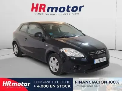 Usado Kia Ceed Active 126 CV (92 kW) 2009 Negro Utilitario