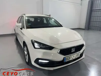 Usado Seat Leon Reference 115 CV (84 kW) 2021 Blanco Familiar