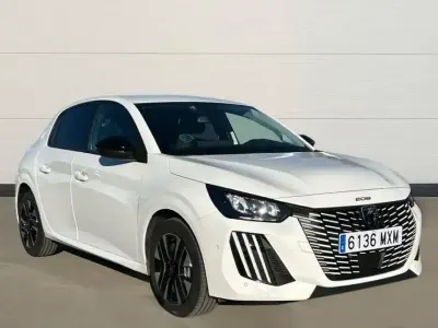 Usado Peugeot 208 Allure 100 CV (73 kW) 2024 Blanco Utilitario