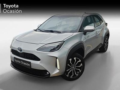 Gris Usado 2022 Toyota Yaris Hybrid Active Familiar | 22.900 € (Buen precio)