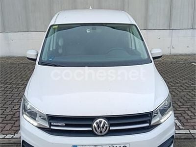 Usado VW Caddy Maxi Trendline 110 CV (80 kW) 2019 Blanco Monovolumen