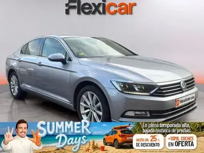 Usado VW Passat Advance 120 CV (88 kW) 2018 Gris Berlina