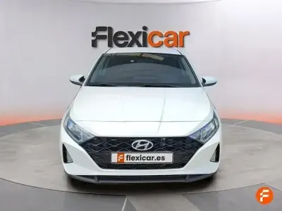 Usado Hyundai i20 100 CV (73 kW) 2022 Blanco Utilitario