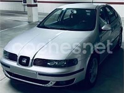 Usado Seat Leon 110 CV (80 kW) 2003 Gris / plata Utilitario