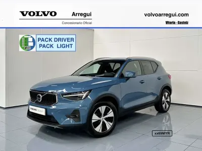 Usado Volvo XC40 Core 2025 Azul SUV