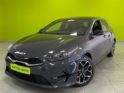 Gris Usado 2025 Kia Ceed Style Utilitario | 21.800 € (Un poco caro)