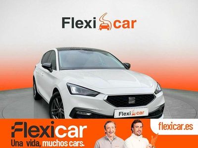 Usado Seat Leon Style 115 CV (84 kW) 2021 Blanco Familiar
