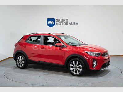 Rojo Usado 2024 Kia Stonic SUV | 20.700 € (Un poco caro)