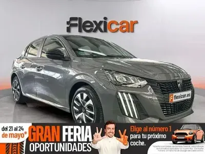 Usado Peugeot 208 Allure 100 CV (73 kW) 2024 Gris Utilitario