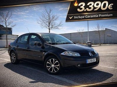 Usado Renault Mégane II Expression 80 CV (58 kW) 2005 Rojo Berlina