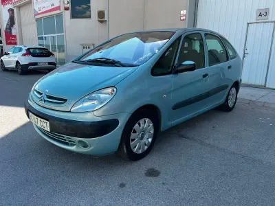 Usado Citroën Xsara Picasso 90 CV (66 kW) 2004 Azul Monovolumen