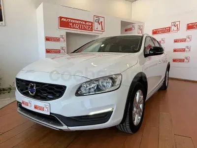 Usado Volvo V60 CC Momentum 190 CV (139 kW) 2017 Blanco Familiar