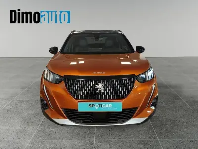 Usado Peugeot 2008 GT 130 CV (95 kW) 2021 Naranja SUV