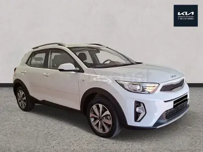 Usado Kia Stonic 100 CV (73 kW) 2025 Blanco SUV