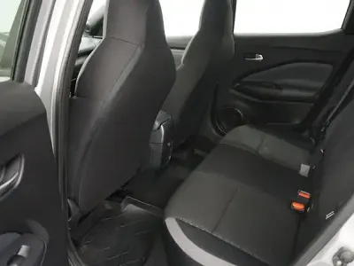 Usado Nissan Juke N-Connecta 114 CV (83 kW) 2021 Gris SUV
