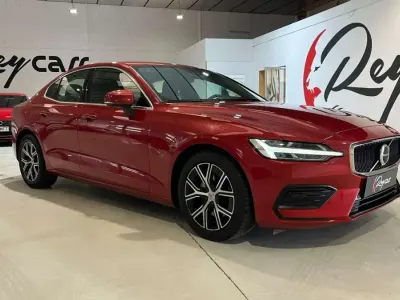 Usado Volvo S60 Core 197 CV (144 kW) 2023 Rojo Berlina