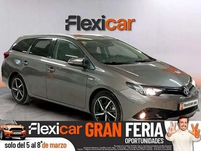 Usado Toyota Auris Hybrid Active 136 CV (100 kW) 2018 Gris Familiar