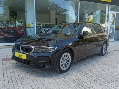 Używany BMW 330e Sport Line 292 KM (214 kW) 2021 Czarny Kombi