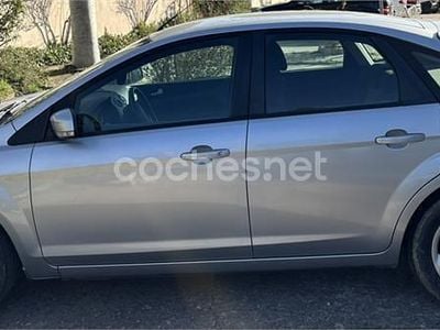 Usado Ford Focus Trend 136 CV (100 kW) 2009 Gris / plata Berlina