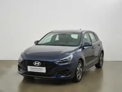 Usado Hyundai i30 96 HP (70 kW) 2025 Azul Sedan