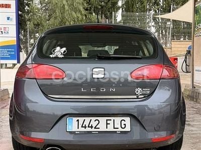 Usado Seat Leon Sport 105 CV (77 kW) 2007 Negro Utilitario