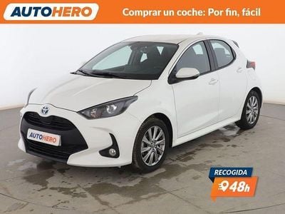 Usado Toyota Yaris Hybrid Active 120 CV (88 kW) 2024 Blanco Berlina