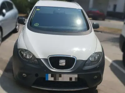 Usado Seat Altea Ecomotive 105 CV (77 kW) 2013 Blanco Monovolumen