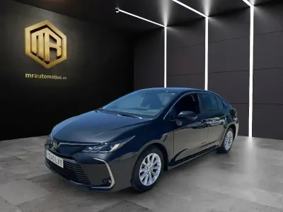Usado Toyota Corolla Business Edition 122 CV (89 kW) 2022 Negro Berlina