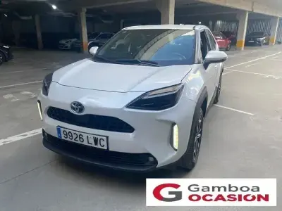 Usado Toyota Yaris Active 115 CV (84 kW) 2022 Blanco Utilitario