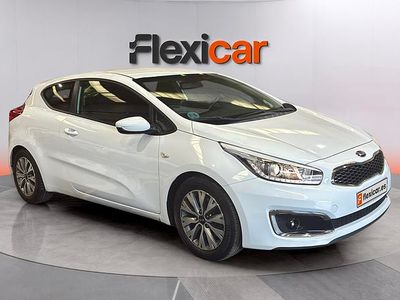 Usado Kia Ceed 120 CV (88 kW) 2018 Blanco Utilitario
