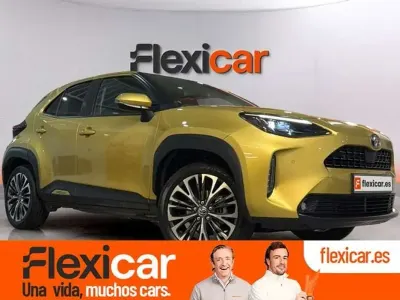 Usado Toyota Yaris Cross Style 116 CV (85 kW) 2023 Amarillo SUV