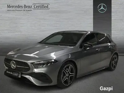 Usado Mercedes A200 AMG line 150 CV (110 kW) 2025 Gris / plata Berlina