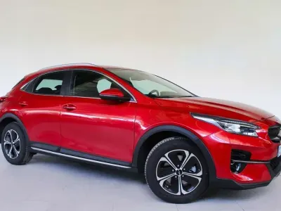 Usado Kia XCeed 141 CV (103 kW) 2022 Rojo SUV