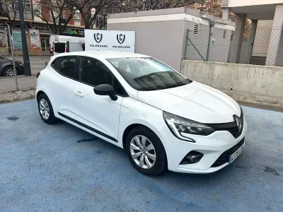 Usado Renault Clio V SE 67 CV (49 kW) 2022 Blanco Berlina