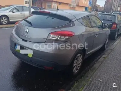 Usado Renault Mégane Coupé LIMITED 115 CV (84 kW) 2015 Gris / plata Coupe