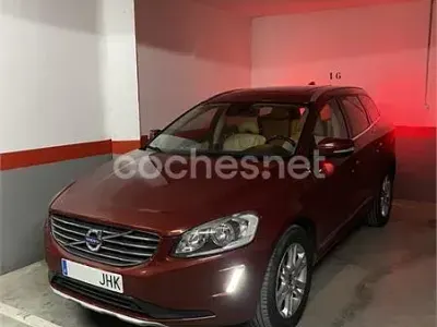 Usado Volvo XC60 Momentum 181 CV (133 kW) 2015 Granate SUV