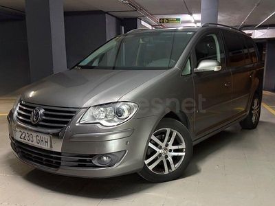 Usado VW Touran Highline 140 CV (102 kW) 2008 Gris / plata Monovolumen