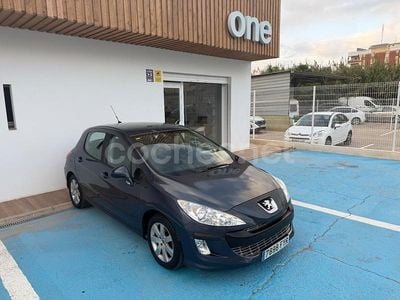 Gris / plata Usado 2007 Peugeot 308 Premium Berlina | 6490 € (Un poco caro)