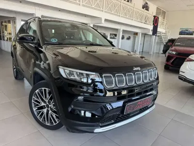 Usado Jeep Compass Limited 131 CV (96 kW) 2022 Negro SUV