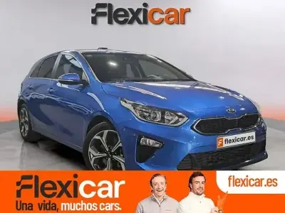Usado Kia Ceed 120 CV (88 kW) 2019 Azul Utilitario