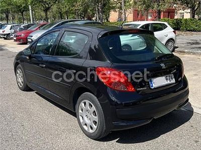 Usado Peugeot 207 70 CV (51 kW) 2008 Negro Berlina