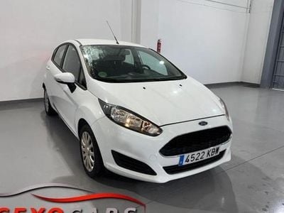 Usado Ford Fiesta Trend 75 CV (55 kW) 2017 Blanco Utilitario