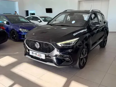 Usado MG ZS Comfort 111 CV (81 kW) 2022 Negro SUV