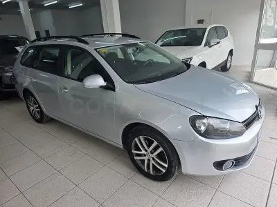 Usado VW Golf VII Advance 105 CV (77 kW) 2012 Gris / plata Familiar